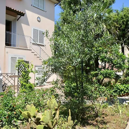 Isstravel, Il Boschetto - - 150 Mt From The *