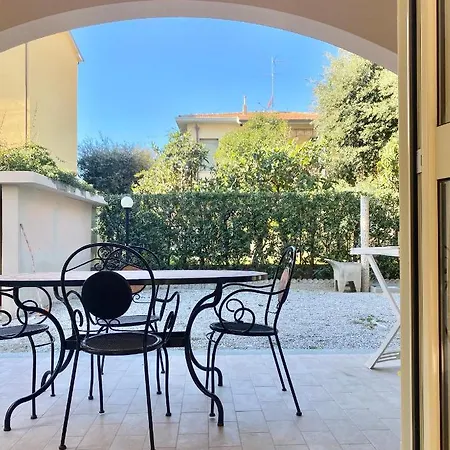 Isstravel, Il Boschetto - - 150 Mt From The Aparthotel
